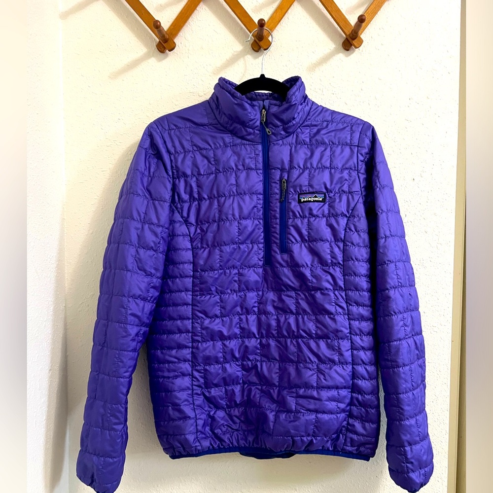 Patagonia women’s medium purple nano puff pullover